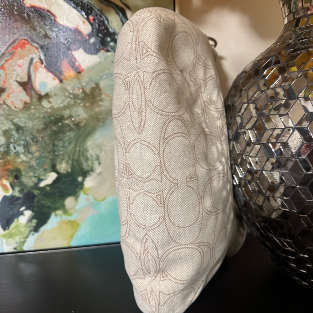 Coach Cream Shoulder Bag with Signature Pattern - Picture 9 of 9